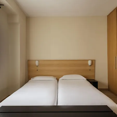 Hotel Villarroel 3*