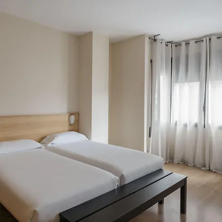 Hotel Villarroel 3*